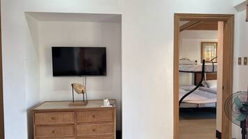 1 dormitorio, escritorio, wifi gratis y ropa de cama