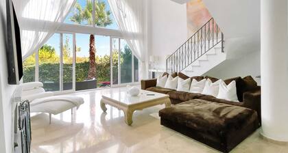 Villa Jacqueline luxurious , spacious peaceful haven near beach đ and golf âł