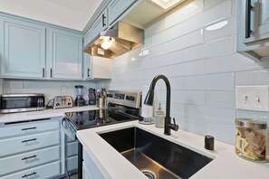Townhome, Multiple Beds, Patio, Golf View (The 14th Fairway Delight) | Private kitchen