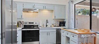 The 14th Fairway Delight 4Bd W/community Pool!