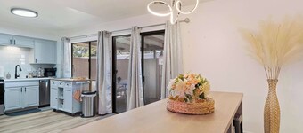 The 14th Fairway Delight 4Bd W/community Pool!