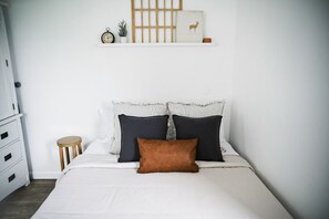 1 slaapkamer, een strijkplank/strijkijzer, reisbedje, gratis wifi