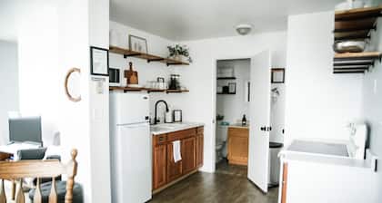 Maple House-1 Bedroom, 1 Bath-Private, Centrally Located