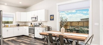 Near Zion NP l Pool I Dark Skies I Pickleball Court I Pet Friendly