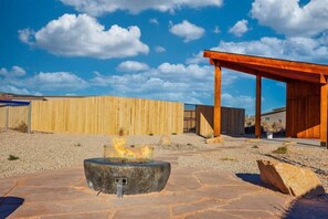 Property grounds - Dark Skies l Private Hot Tub I Pool & Pickleball Court (Kanab)
