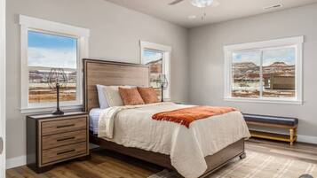 3 bedrooms, iron/ironing board, free WiFi, bed sheets