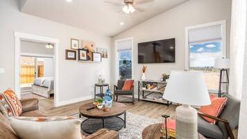 3 Schlafzimmer, Bügeleisen/Bügelbrett, Reisekinderbett, kostenloses WLAN