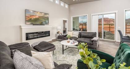 Willow Retreat l Private Hot Tub I Pool I Zion NP