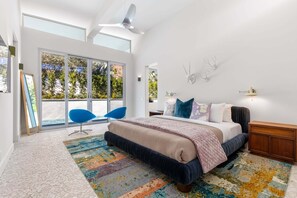 4 slaapkamers, een strijkplank/strijkijzer, gratis wifi, beddengoed