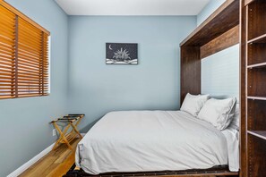 5 Schlafzimmer, Schreibtisch, Bügeleisen/Bügelbrett, kostenloses WLAN