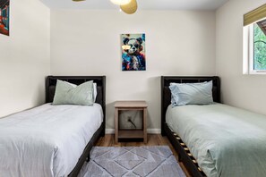 5 bedrooms, desk, iron/ironing board, free WiFi