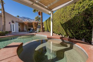 Beheizter Pool