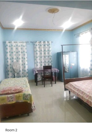 2 chambres, fer et planche à repasser, Wi-Fi, draps fournis