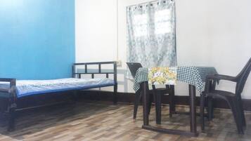 2 chambres, fer et planche Ă  repasser, Wi-Fi, draps fournis