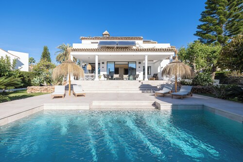 Villa El Paraiso Marbella- 4 Bedrooms (5-Beds)
