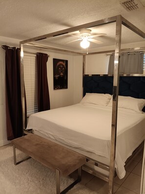 2 bedrooms, iron/ironing board, WiFi, bed sheets