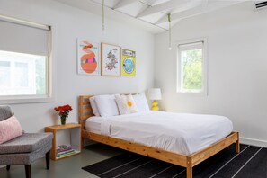 Cuna de viaje, wifi y ropa de cama 