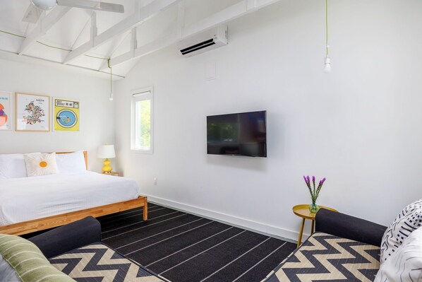 Cuna de viaje, wifi y ropa de cama 