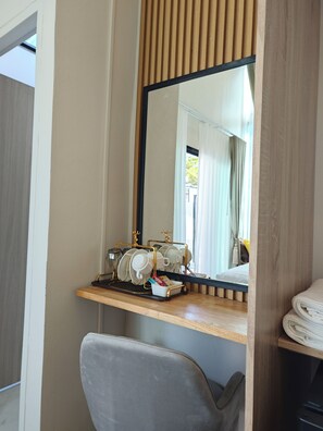 Executive Studio, Resort View | Minibar, desk, laptop workspace, blackout curtains - S'Villa (Warin Chamrap)