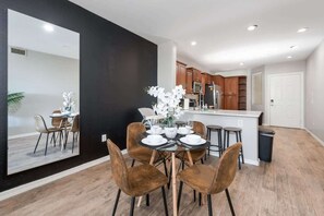 Dining - Comfy 2BR-Pool,Parkng NearASU Mill Ave&Cmelbck Mtn (Tempe)