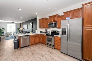 Fridge, microwave, oven, stovetop - Comfy 2BR-Pool,Parkng NearASU Mill Ave&Cmelbck Mtn (Tempe)