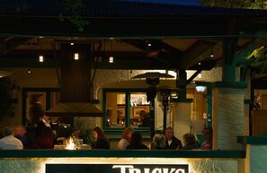 Bar (in der Unterkunft)