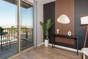 Interior - Comfy 2BR-Pool,Parkng NearASU Mill Ave&Cmelbck Mtn (Tempe)