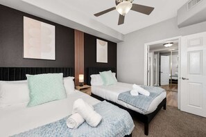 2 室のベッドルーム、アイロン / アイロン台、旅行用ベビーベッド、WiFi (無料)