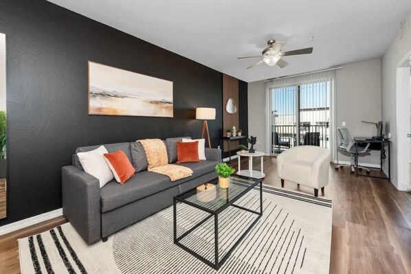 スマートテレビ、書斎 / ワークスペース