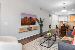 スマートテレビ、書斎 / ワークスペース