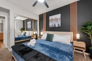 2 室のベッドルーム、アイロン / アイロン台、旅行用ベビーベッド、WiFi (無料)