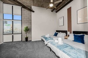 2 室のベッドルーム、アイロン / アイロン台、旅行用ベビーベッド、WiFi (無料)