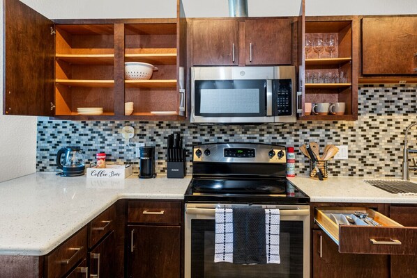 Fridge, microwave, oven, stovetop