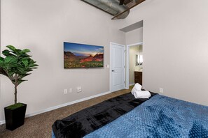 2 bedrooms, desk, iron/ironing board, travel cot