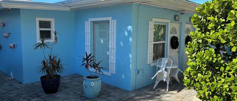 Classic Room, 1 Queen Bed, Accessible, Garden View