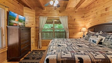 Cabin, Multiple Beds, Hot Tub, Mountain View (Triple Mountain View) | 4 bedrooms, individually decorated, individually furnished, bed sheets