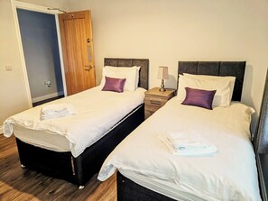 2 Schlafzimmer, Bügeleisen/Bügelbrett, Reisekinderbett, WLAN