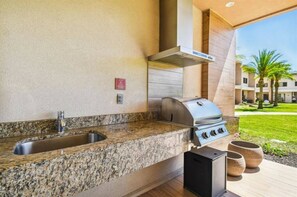 Property grounds - DLuxx Magic Jacuzzi Home 3 miles from Disney 7454 (Kissimmee)