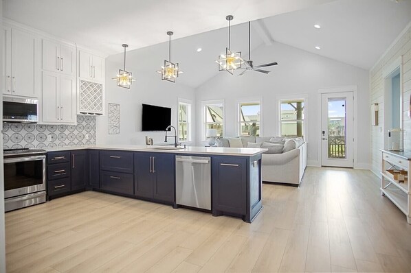 Fridge, microwave, oven, stovetop - Tigertail Tides: A Modern Beachfront Retreat. Ocean Views & Entertainment Hub (Bolivar Peninsula)