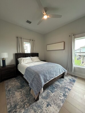 4 室のベッドルーム、アイロン / アイロン台、WiFi、ベッドシーツ