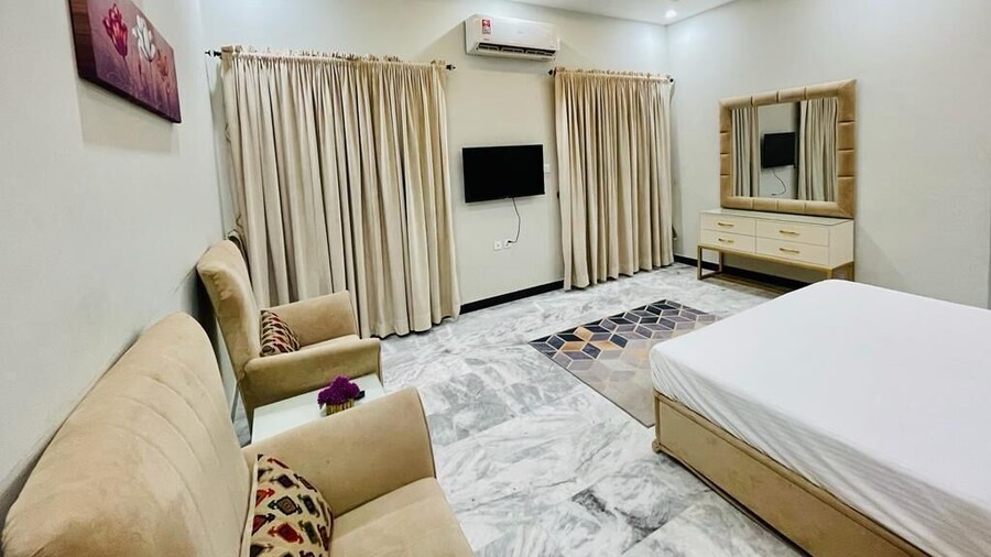 Roomi Guest House