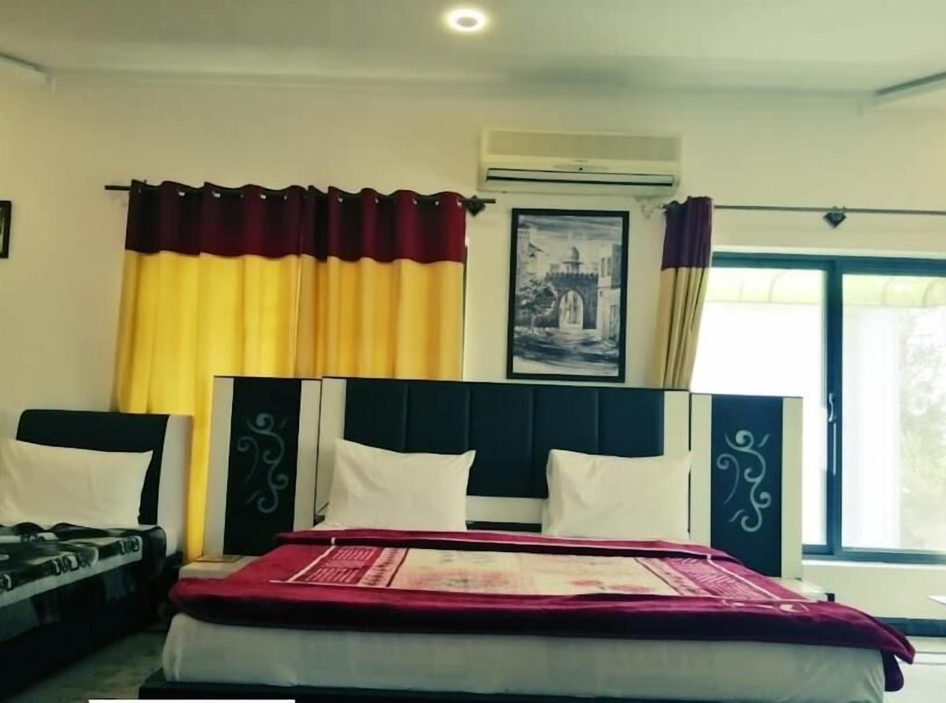 Deluxe Double Room | Soundproofing, iron/ironing board, free WiFi