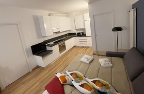 Apartment | Iron/ironing board - Studio Near Politecnico, Milan (Milan)