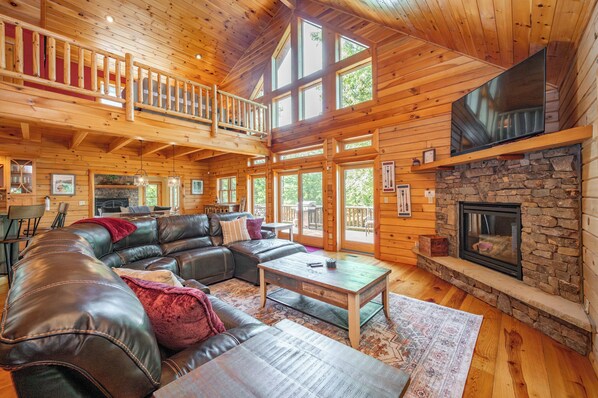 Smart-TV, Kamin, Tischfußball, Tischtennisplatte