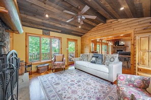 Smart TV, fireplace, table football, ping pong - Stylish Mountain Escape w/ Hot Tub & Fire Pit (McHenry)
