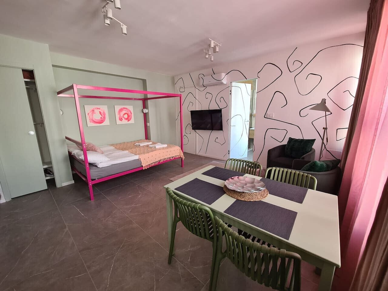 1 habitación, escritorio y wifi 