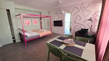 1 habitación, escritorio y wifi