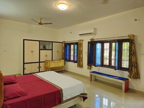 3 Schlafzimmer, Bügeleisen/Bügelbrett, WLAN, Bettwäsche