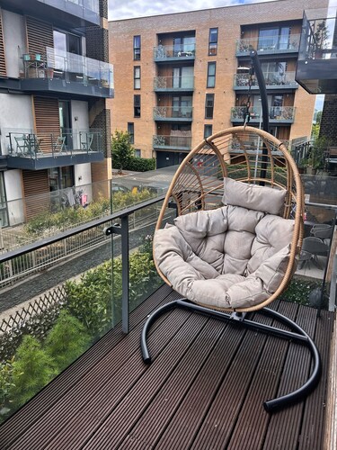 Luxury 2-Bedroom London Apartment, Near Liverpool Street, Balcony, Free Parking