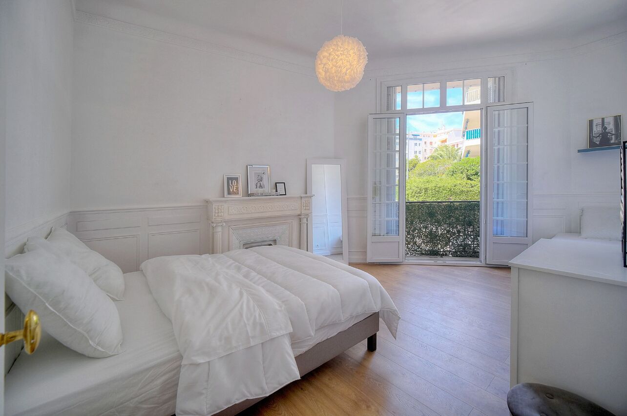 2 bedrooms, travel crib, WiFi, bed sheets